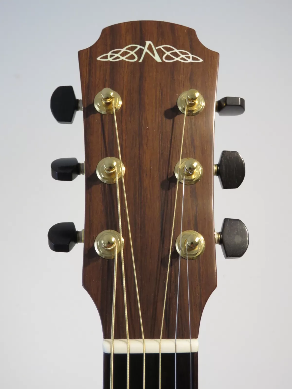 Avalon L2-20C Jumbo Cutaway Acoustic Guitar - Superb Near Mint with Case