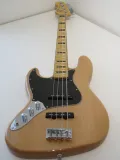 Left-Handed Squier Jazz Bass Classic Vibe 70's in Natural