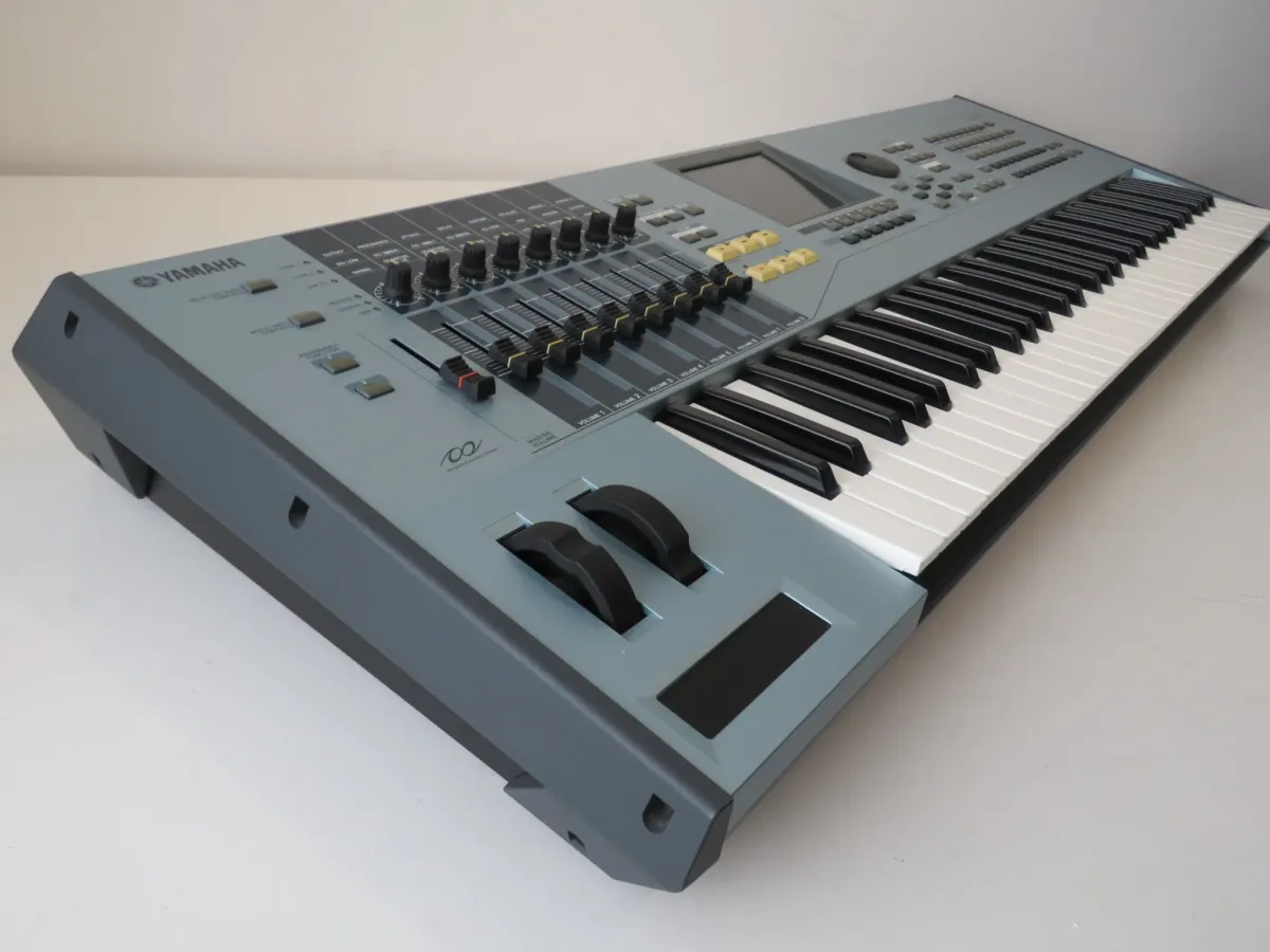 Yamaha Motif XS6 61 Key Synthesiser Workstation Keyboard – Mint & Boxed