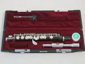 Yamaha YPC-32 Piccolo Outfit with Case - Excellent Condition