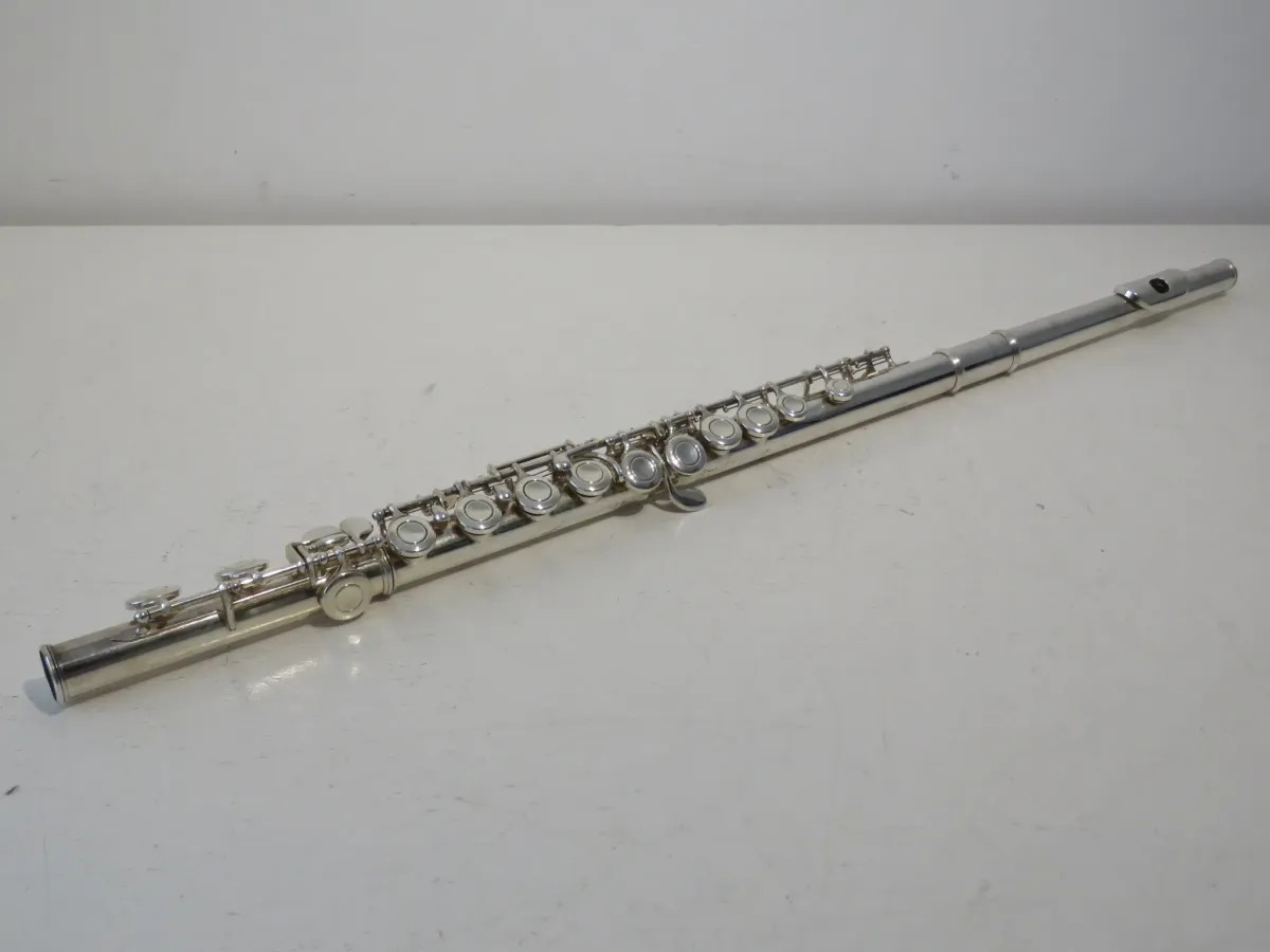 Yamaha Japan YFL-211SII Silver Plated Flute - Shows its age but plays great