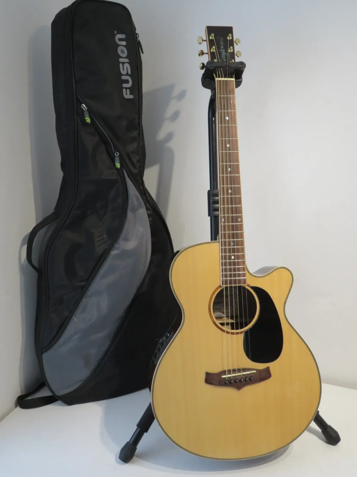 Tanglewood TRSF-CE Rosewood Reserve Electro Acoustic Guitar with Gig Bag