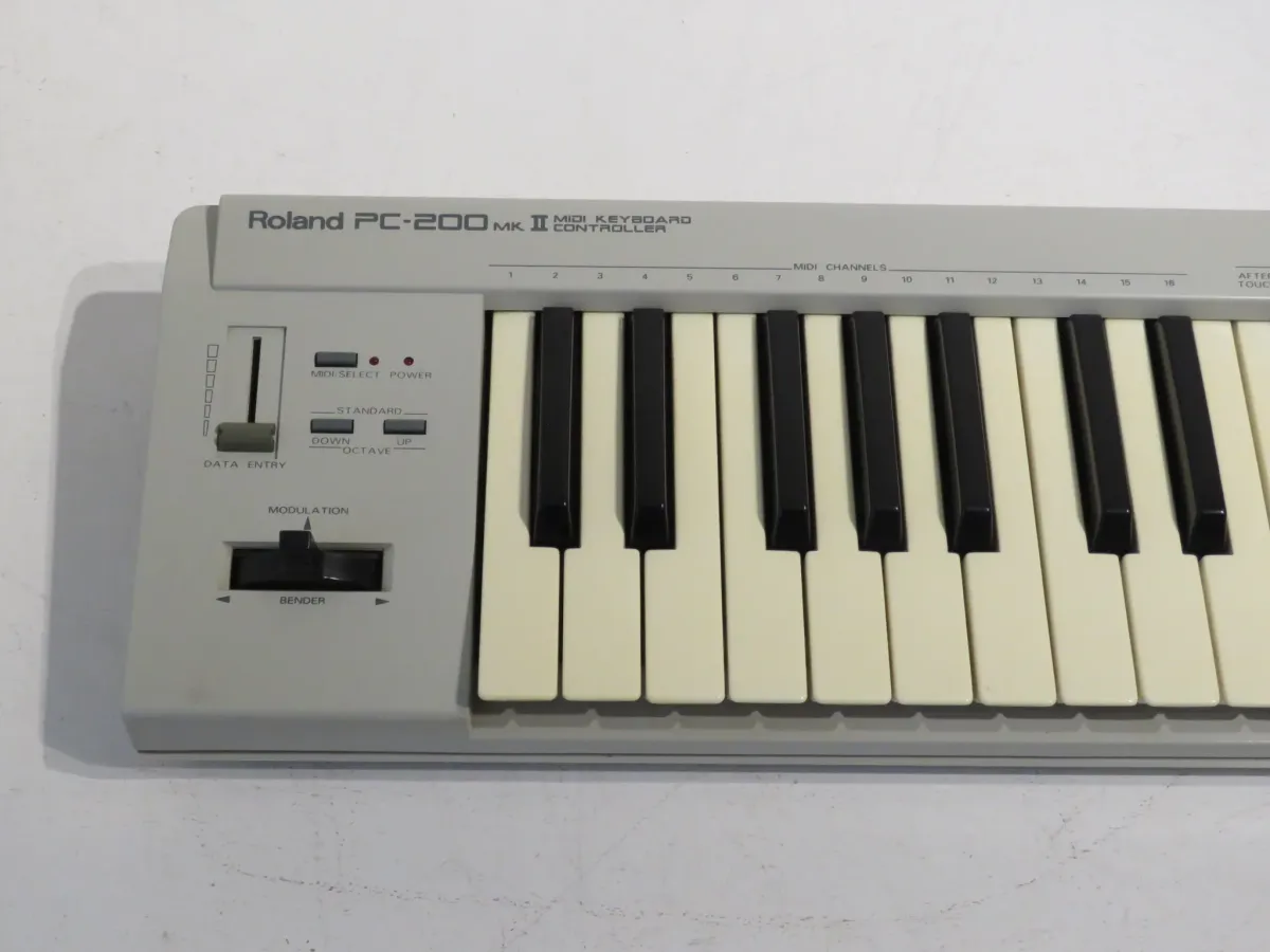 Roland PC-200 MKII MIDI 49 Key Controller Keyboard with Power Supply & Manual