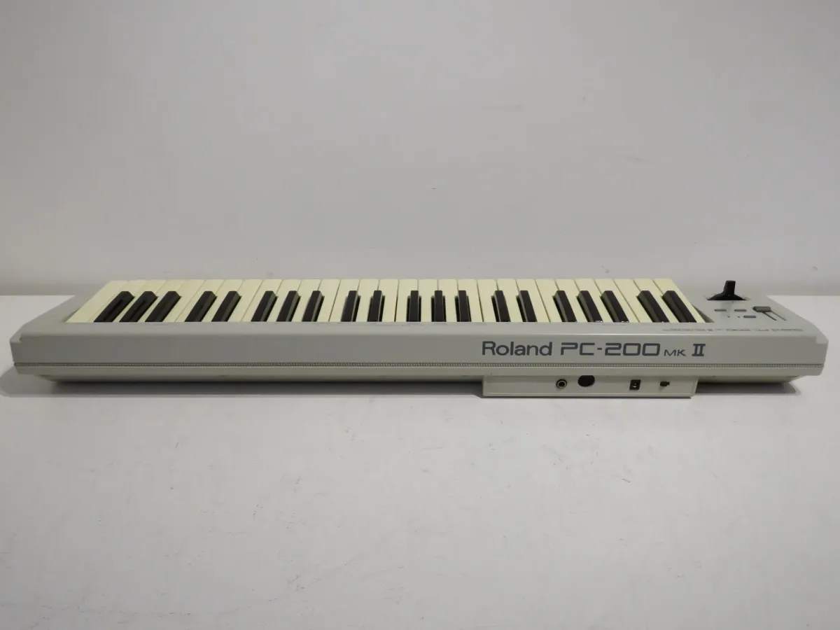 Roland PC-200 MKII MIDI 49 Key Controller Keyboard with Power Supply & Manual