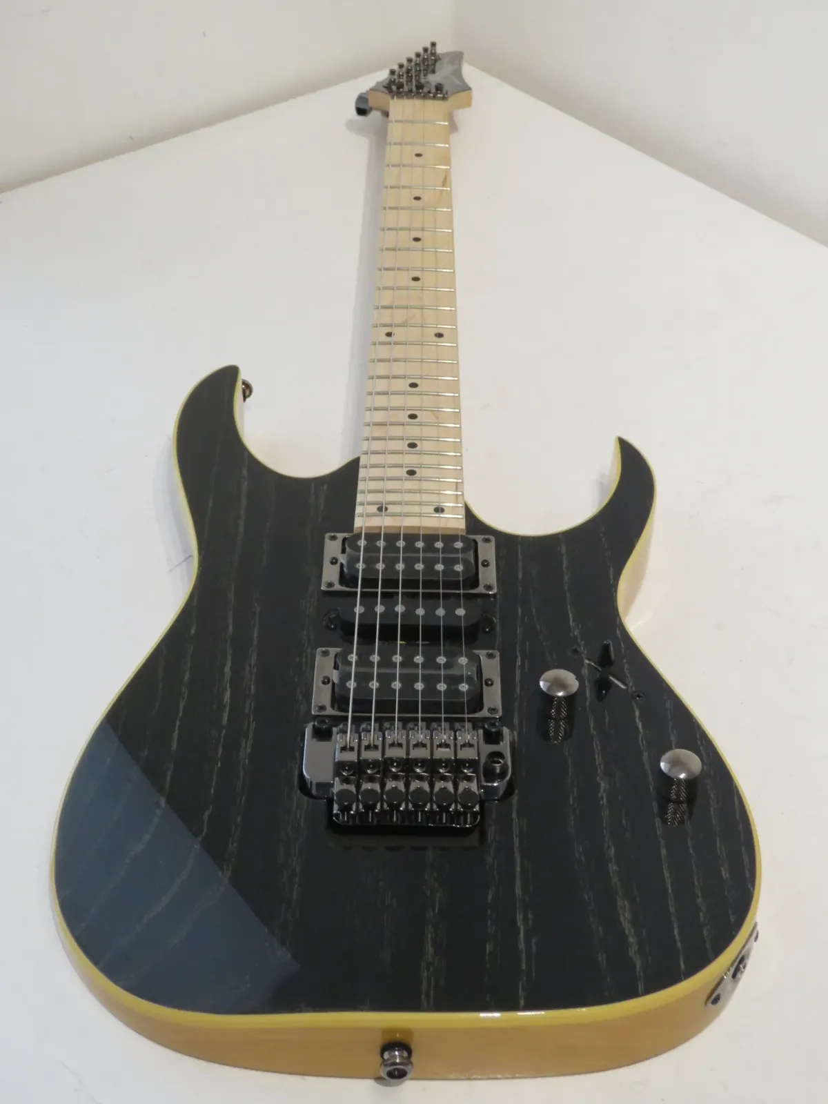 Ibanez RG370 AHMZ SWT Electric Guitar in Silver Wave Black - Mint