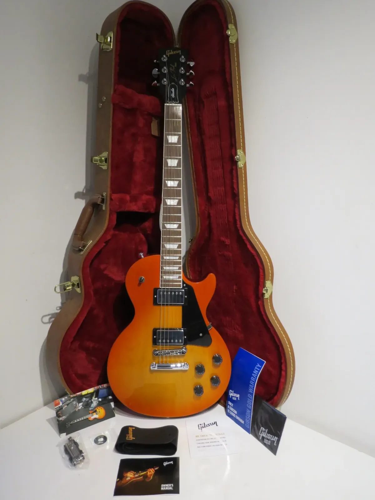 2019 Gibson Les Paul Studio in Tangerine Burst with Case – Mint & Unused