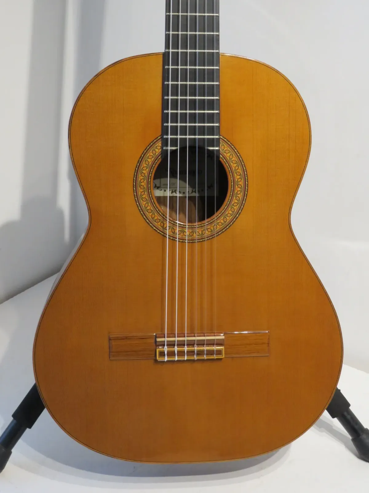 Raimundo Model 130 Classical Acoustic Guitar with Gig Bag