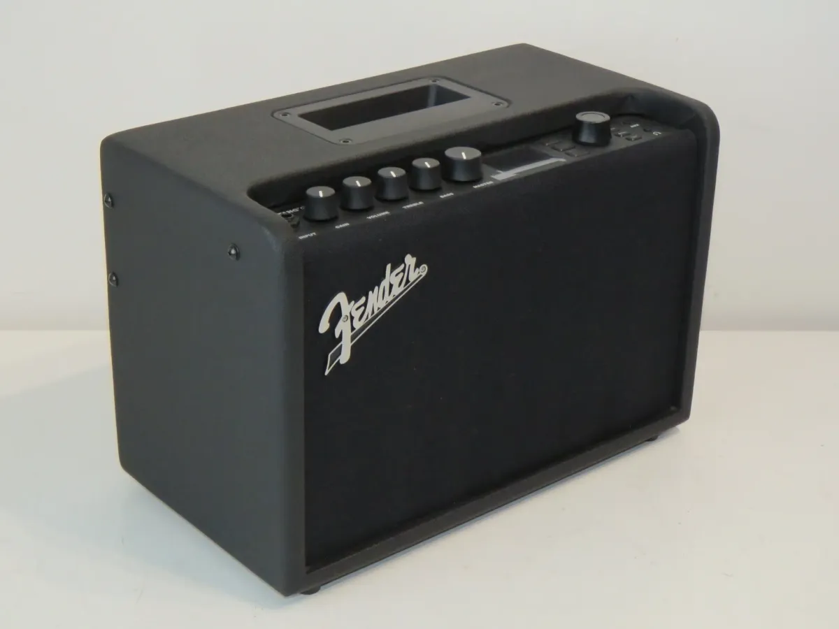 Fender Mustang GT40 PR4339 2 x 6.5 Bluetooth Guitar Combo Amplifier