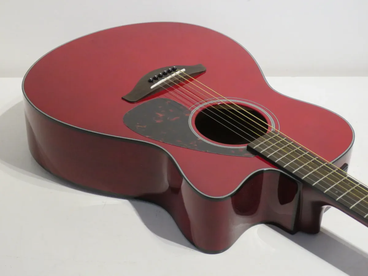 Yamaha FSX-800C Concert Cutaway Electro Acoustic Guitar with Padded Gig Bag