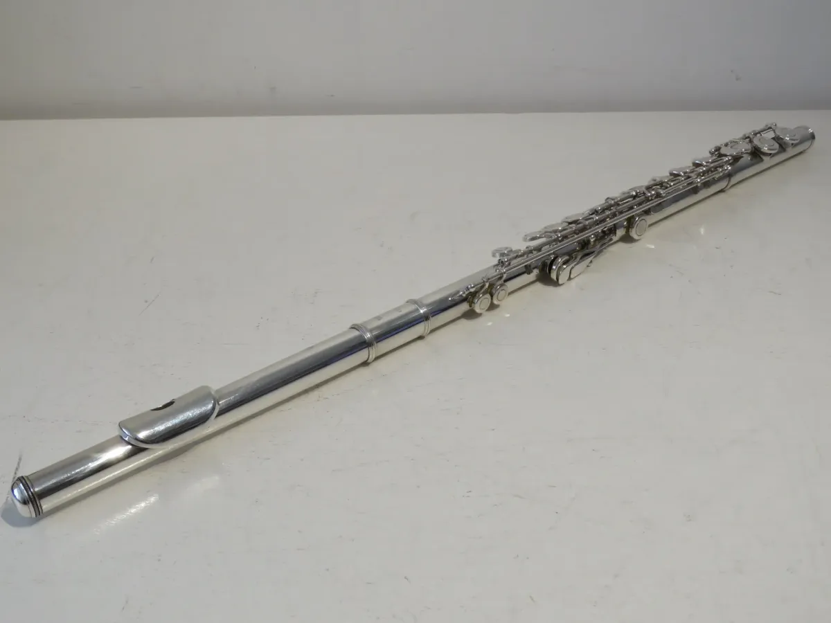 Yamaha Japan YFL-211 Silver Plated Flute Outfit - Perfect Student Instrument