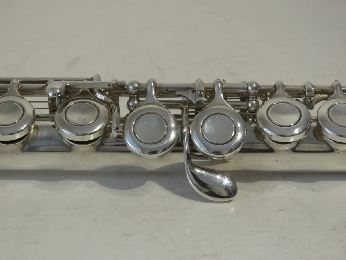 Yamaha Japan YFL-211 Silver Plated Flute Outfit - Perfect Student Instrument