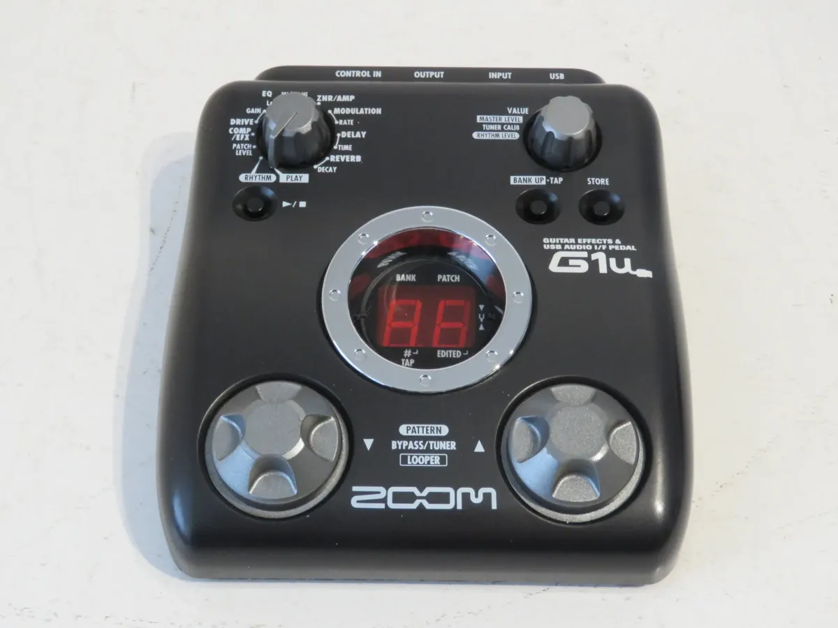 Zoom G1U Guitar Multi Effects Pedal - Boxed with PSU