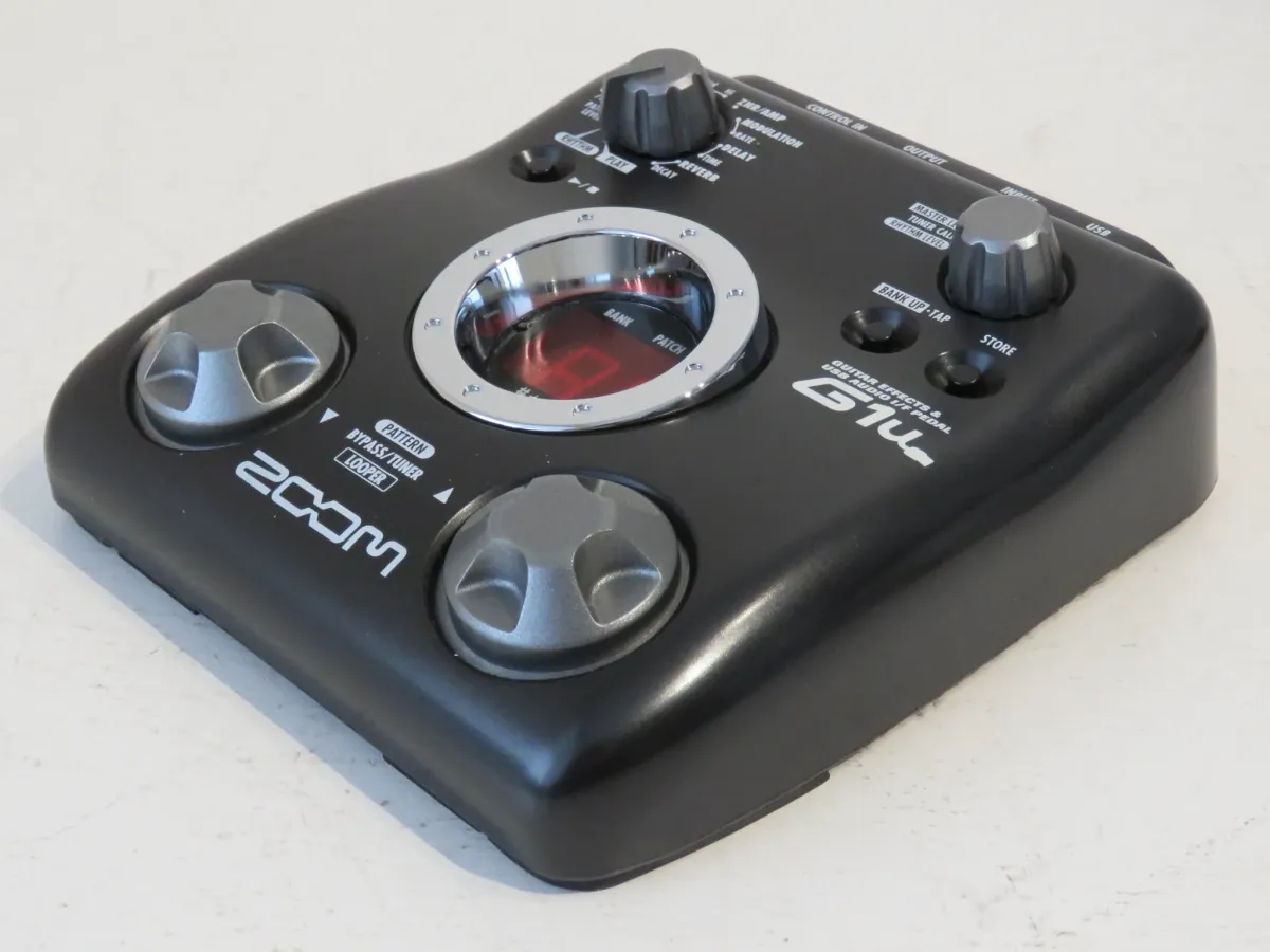 Zoom G1U Guitar Multi Effects Pedal - Boxed with PSU