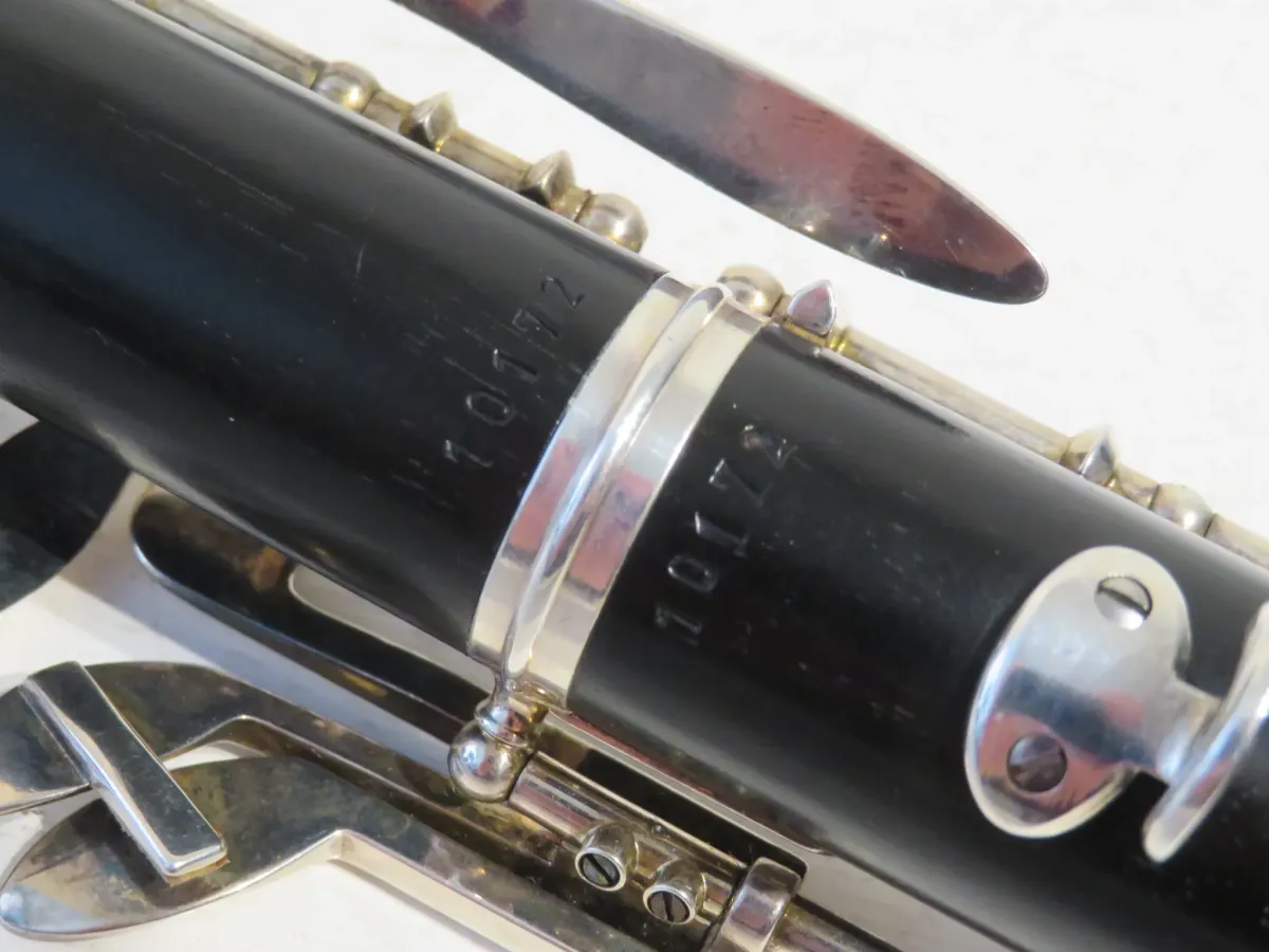 Buffet Crampon Student Thumbplate Oboe with Case and Reeds – Superb