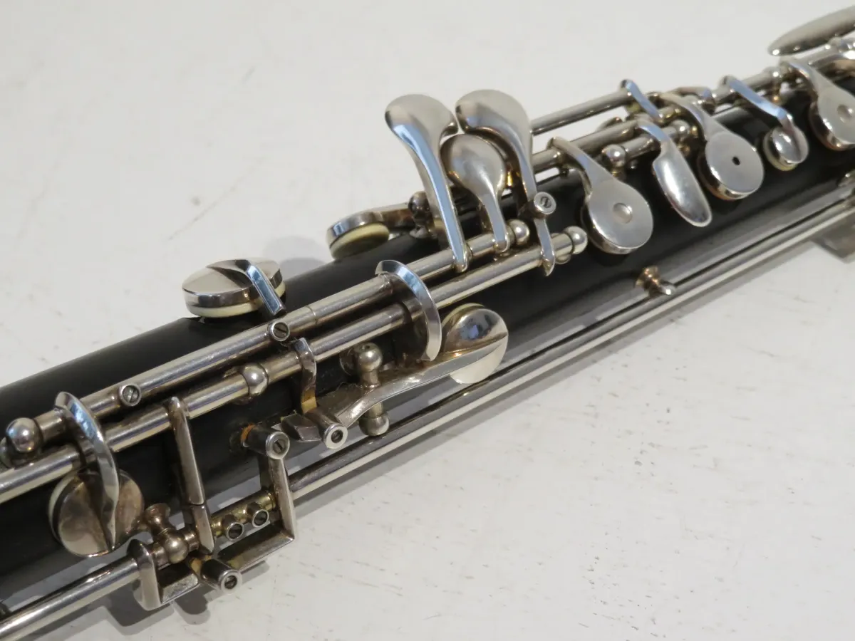 Buffet Crampon Student Thumbplate Oboe with Case and Reeds – Superb