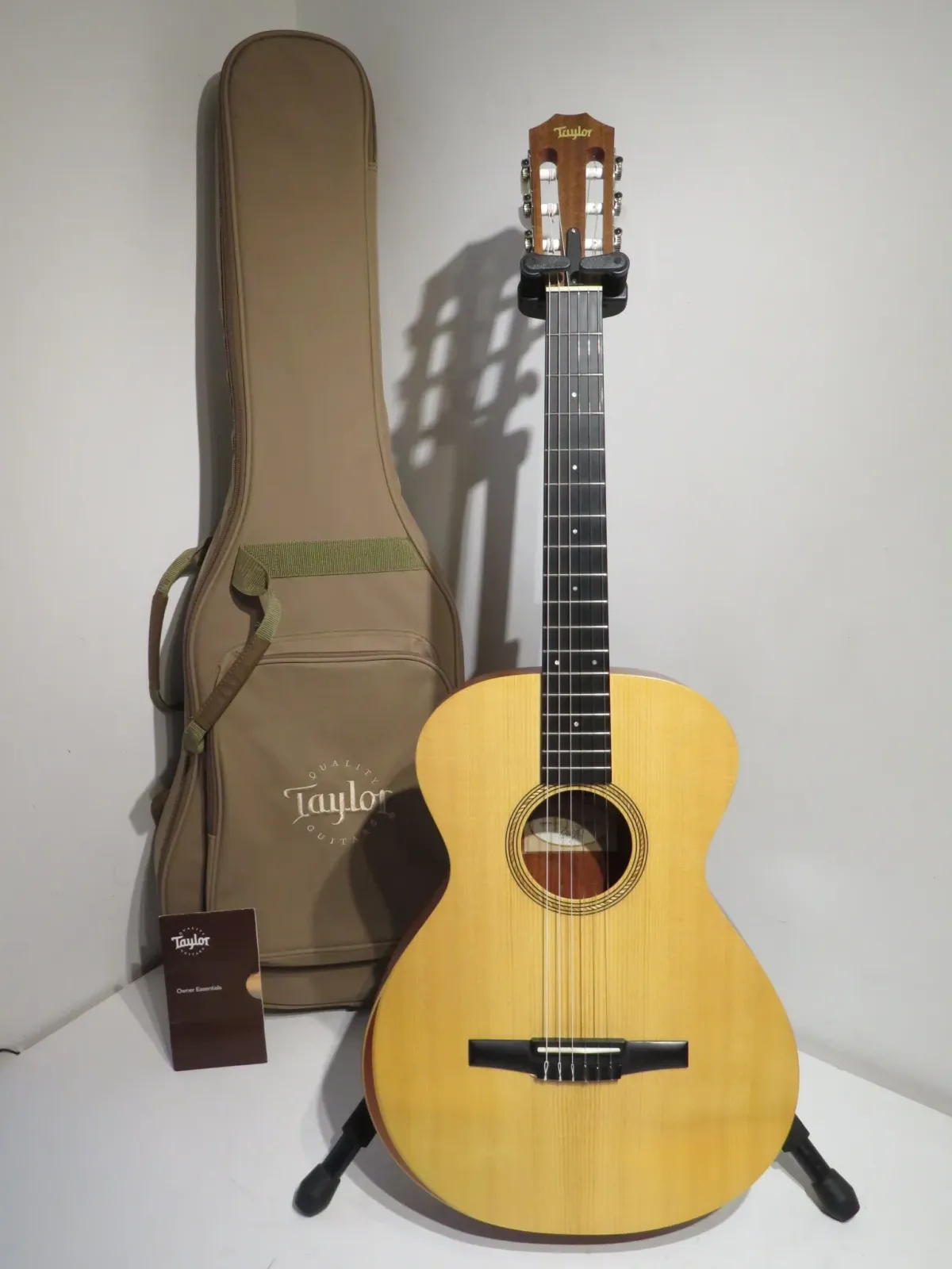 Taylor Academy 12-N Grand Concert Nylon Strung Classical Guitar