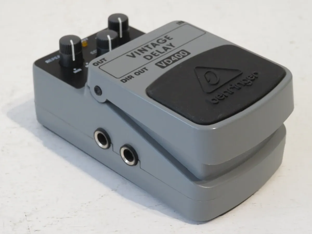 Behringer VD-400 Vintage Delay Guitar Effects Pedal