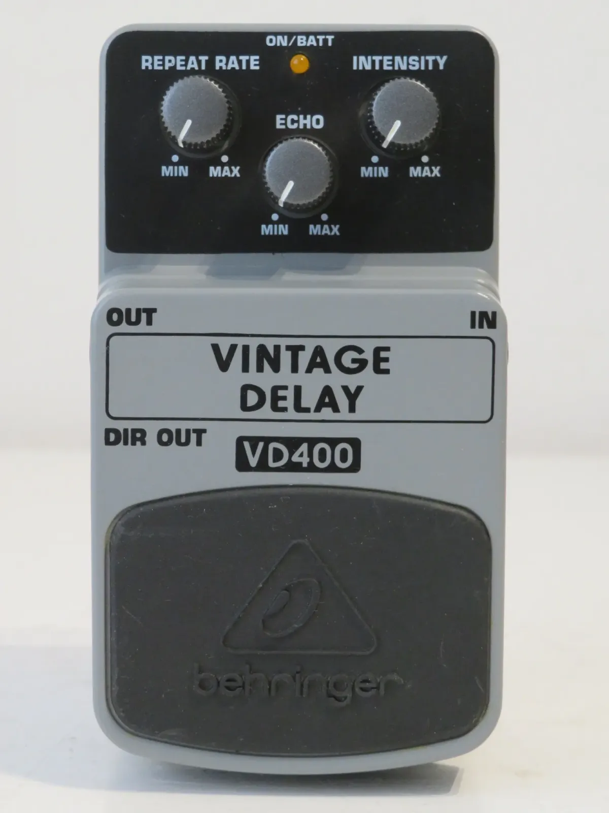 Behringer VD-400 Vintage Delay Guitar Effects Pedal