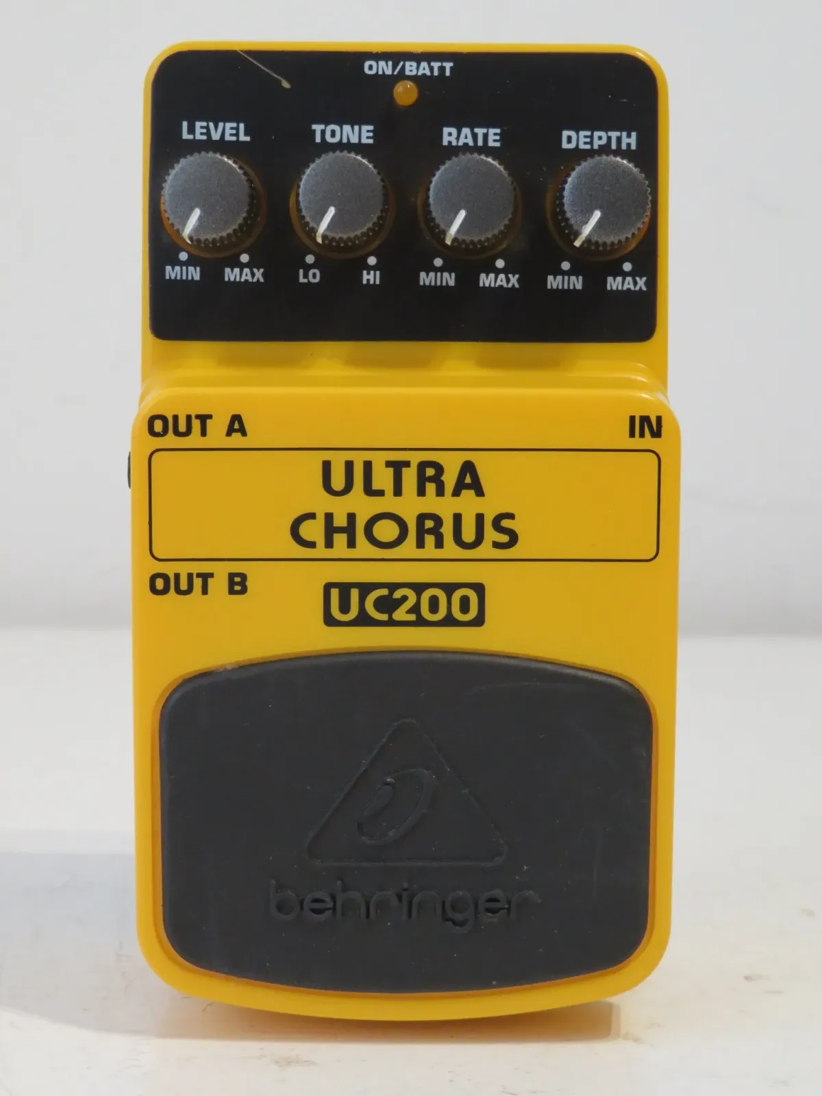 Behringer UC200 Ultra Chorus Guitar Effects Pedal