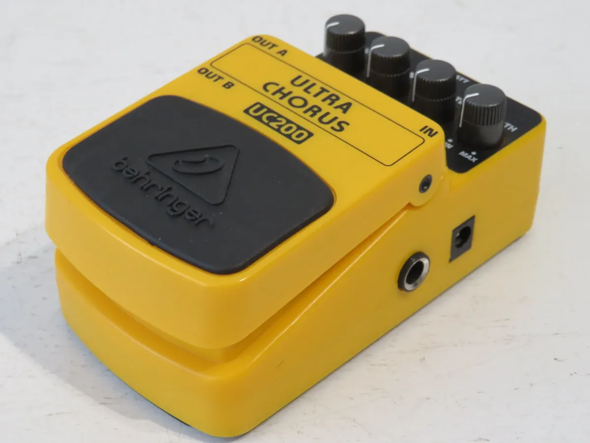 Behringer UC200 Ultra Chorus Guitar Effects Pedal