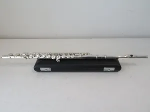 Takumi (Japan) T-200S Flute with Solid Silver Head Joint